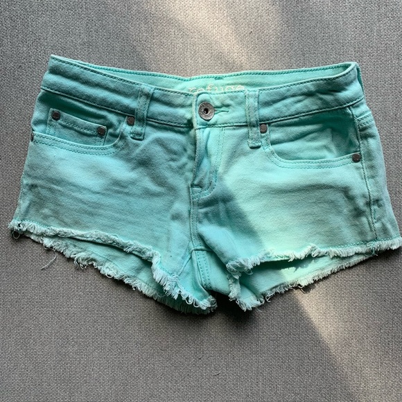 ☀️ 4/$25 | Denim Shorts - Picture 1 of 2